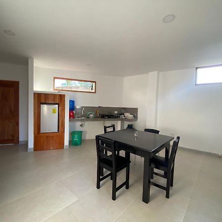 Penguin House Puerto Villamil Exterior foto