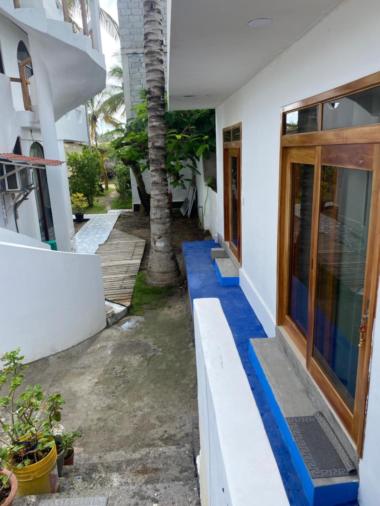 Penguin House Puerto Villamil Exterior foto